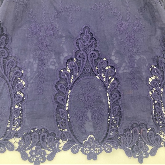 Dolce vita silk blend top buttons up the back and embroidered. - Picture 5 of 6